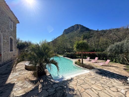 Luxury home in Saint-Hippolyte-du-Fort, Gard