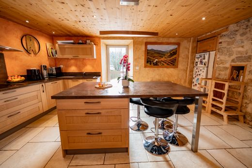 Maison de luxe à Les Hôpitaux-Vieux, Doubs