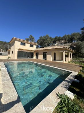 Luxe woning in Ollioules, Var