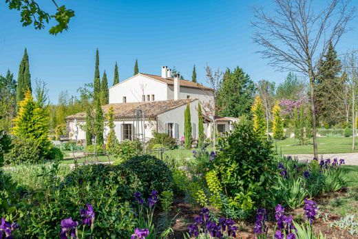 Luxury home in Lourmarin, Vaucluse