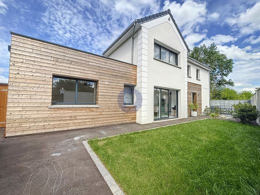 Vert-Saint-Denis, Seine-et-Marneの高級住宅