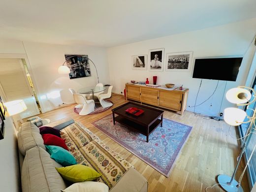 Apartment / Etagenwohnung in Saint-Tropez, Var