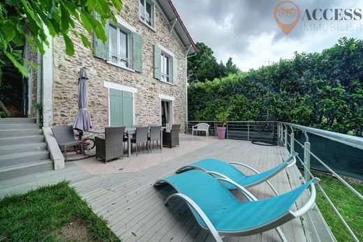 Luxe woning in Andilly, Val d'Oise