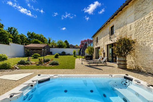 Элитный дом, Benet, Vendée