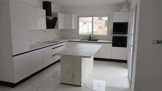 Luxus-Haus in Rosières-près-Troyes, Aube