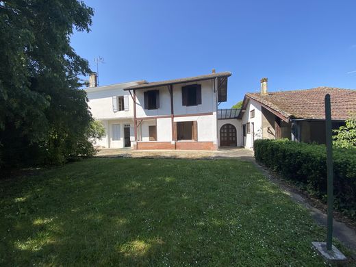 Luxury home in Marmande, Lot-et-Garonne