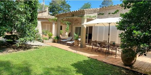 Вилла, Ним, Gard