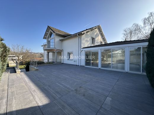 Luxus-Haus in Golbey, Vosges