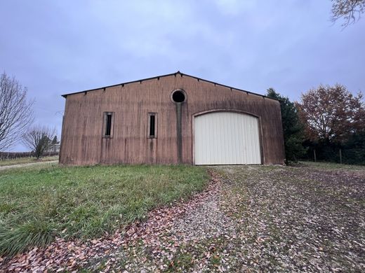 Luxus-Haus in Tayac, Gironde