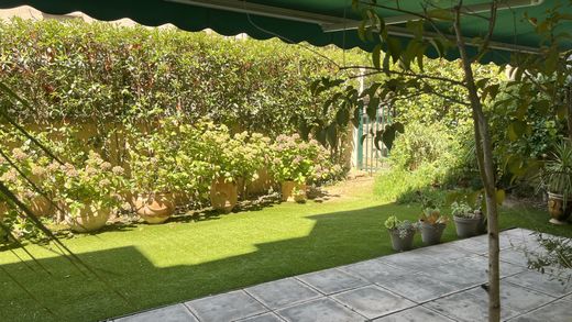 Apartment in Nîmes, Gard