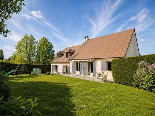 Luxury home in Les Alluets-le-Roi, Yvelines