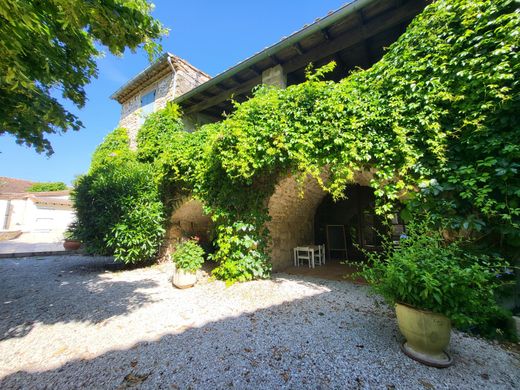 Luxus-Haus in Sommières, Gard