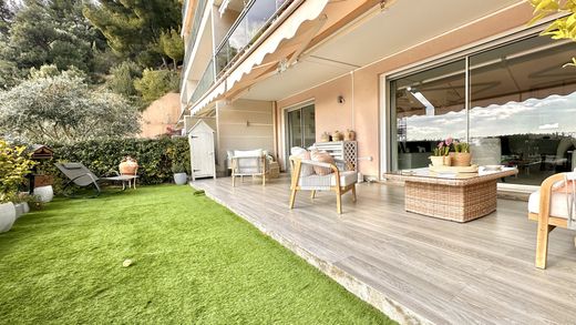 Cap-d'Ail, Alpes-Maritimesのアパートメント