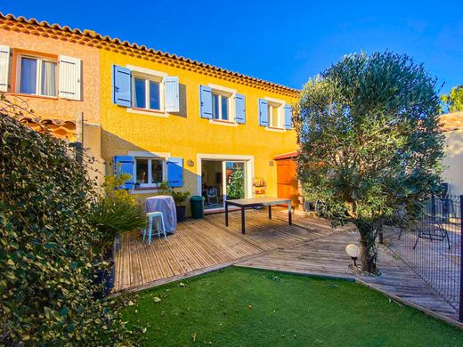 Πολυτελή κατοικία σε La Garde, Var