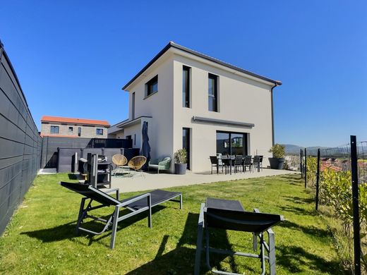 Πολυτελή κατοικία σε Le Cendre, Puy-de-Dôme