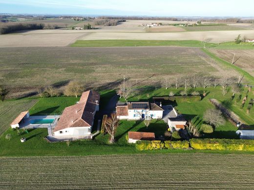 Maison de luxe à Berneuil, Charente