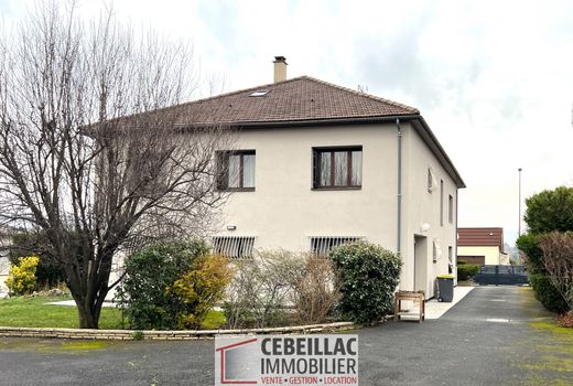 Maison de luxe à Beaumont-lès-Randan, Puy-de-Dôme