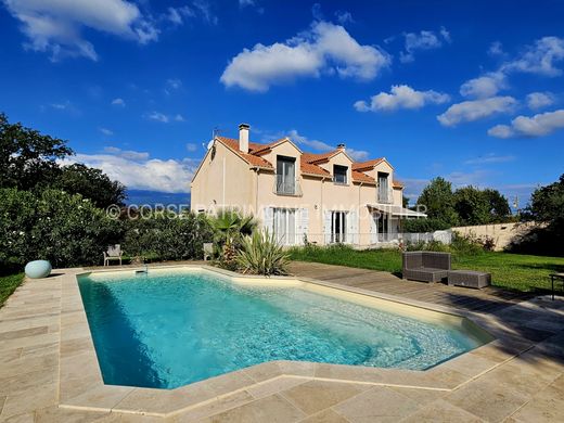 Maison de luxe à Prunelli-di-Fiumorbo, Haute-Corse