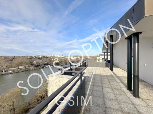 Apartment / Etagenwohnung in Rueil-Malmaison, Hauts-de-Seine