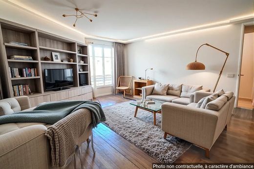 Apartment / Etagenwohnung in Boulogne-Billancourt, Hauts-de-Seine