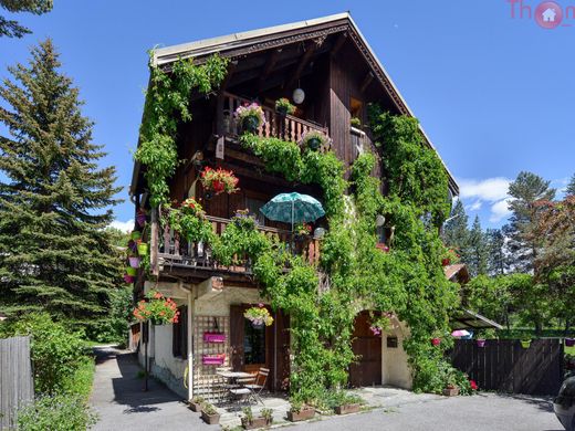 Πολυτελή κατοικία σε La Salle-les-Alpes, Département des Hautes-Alpes
