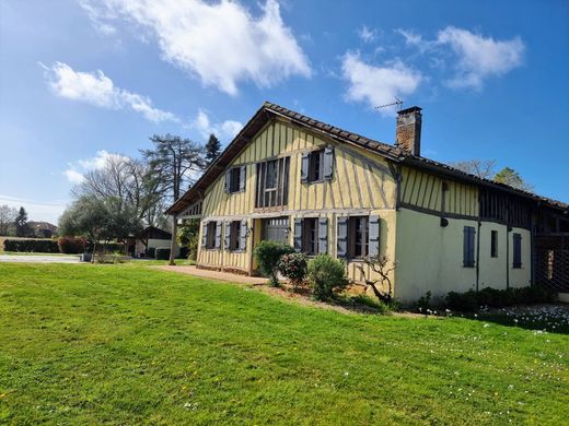 Luxus-Haus in Nogaro, Gers