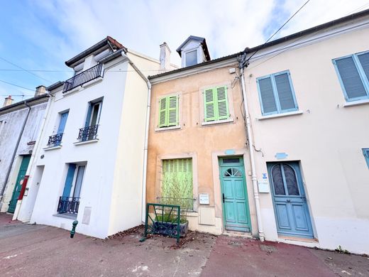 Luxury home in Rueil-Malmaison, Hauts-de-Seine