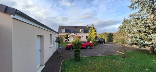 Casa di lusso a Charmoy, Yonne