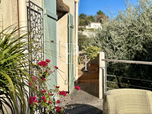 Luxe woning in Carros, Alpes-Maritimes