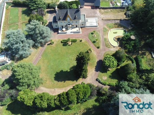 Luxury home in Montceau-les-Mines, Saône-et-Loire