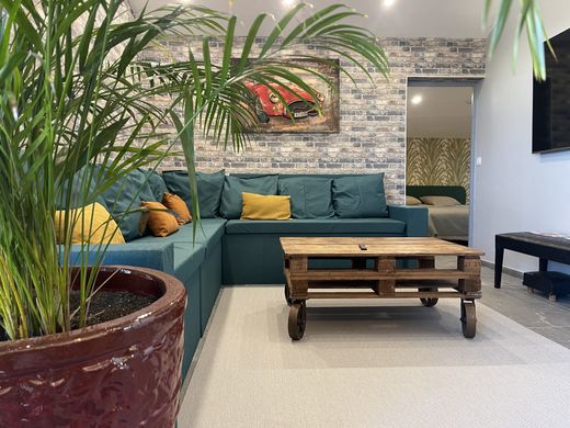 Lespignan, Héraultの高級住宅