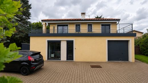 Элитный дом, Chazay-d'Azergues, Rhône