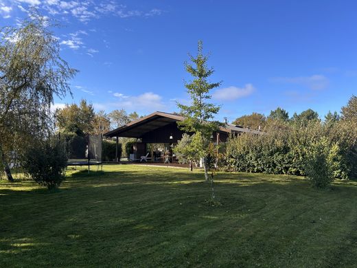 Luxus-Haus in Mios, Gironde