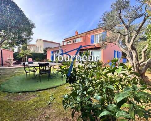 Villa in Sanary-sur-Mer, Var