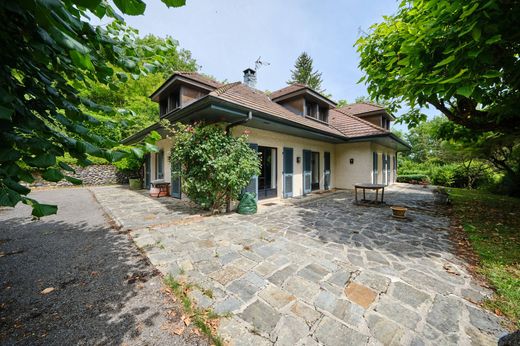 Luxe woning in Seynod, Haute-Savoie