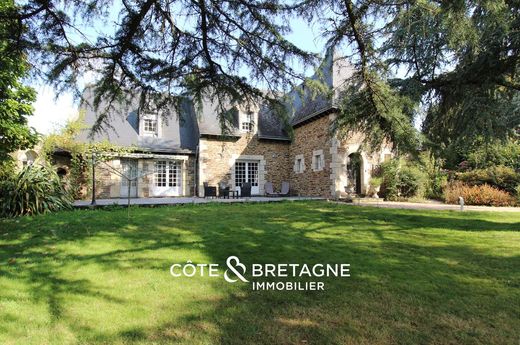 Luxury home in Allineuc, Côtes-d'Armor