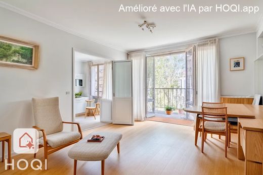 Apartment in Belleville, Père-Lachaise, Ménilmontant, Paris