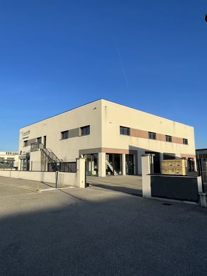 Office in Saint-Marcel-lès-Valence, Drôme