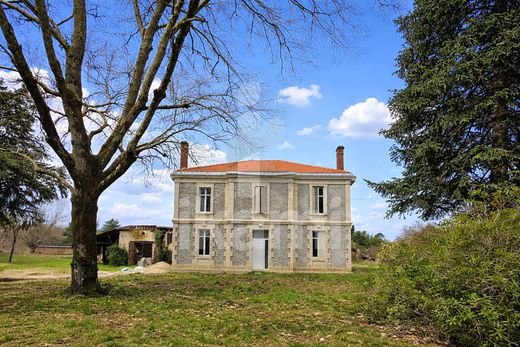 Luxury home in Salles, Gironde