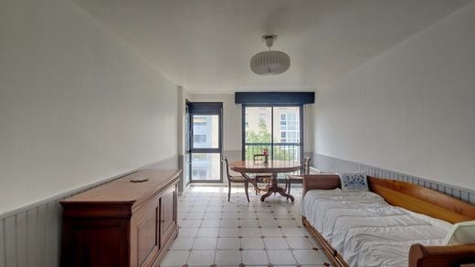 Apartment in Belleville, Père-Lachaise, Ménilmontant, Paris