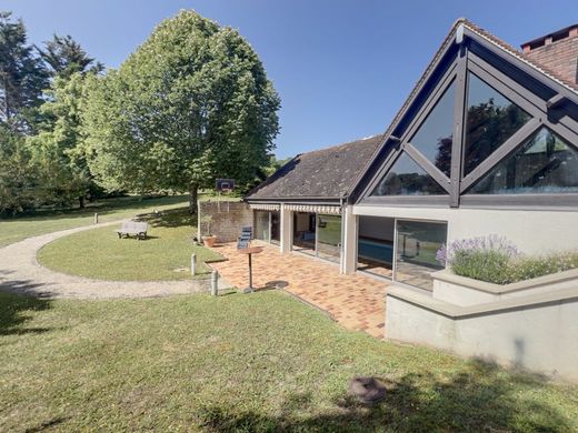 Casa de lujo en Saint-Aubin-Château-Neuf, Yonne