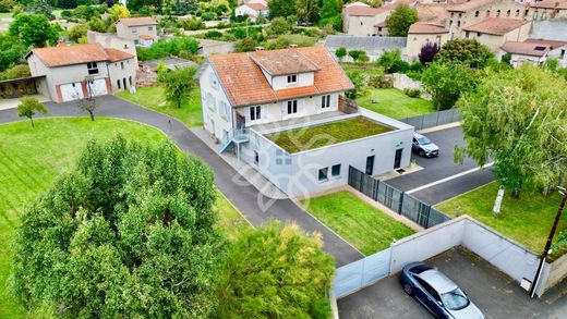 豪宅  Saint-Germain-Lembron, Puy-de-Dôme