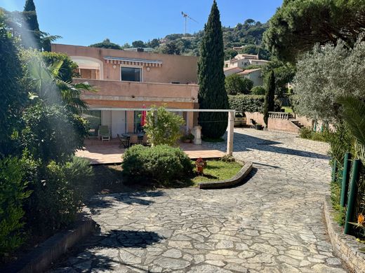 Luxury home in Cavalaire-sur-Mer, Var