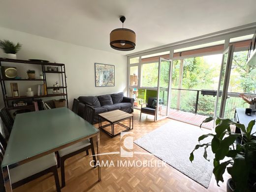 Apartment / Etagenwohnung in Viroflay, Yvelines