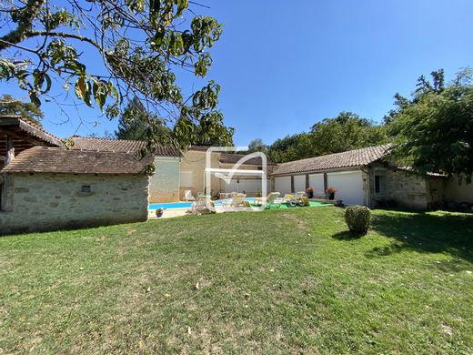 Luxury home in Pinsac, Lot