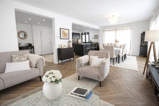 Luxus-Haus in Orny, Moselle