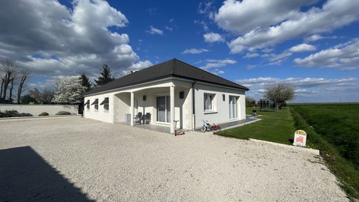 Luxury home in Beaune, Cote d'Or