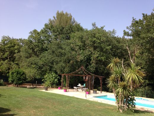 Luxe woning in Le Revest-les-Eaux, Var