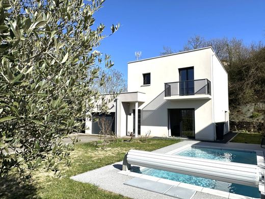 Luxury home in L'Isle-d'Abeau, Isère