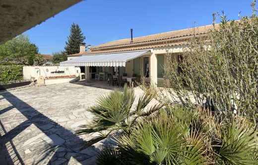 Luxus-Haus in Uzès, Gard